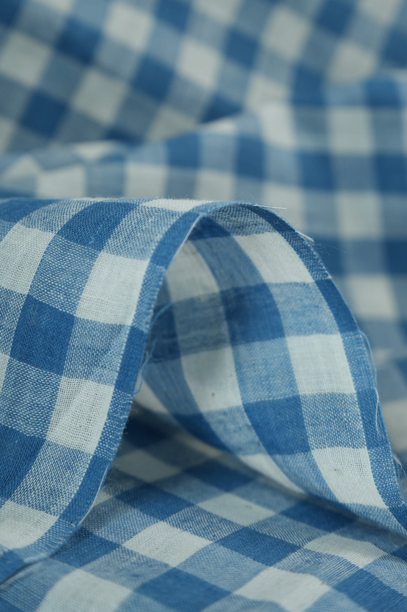 Boxy blue-white muslin checks