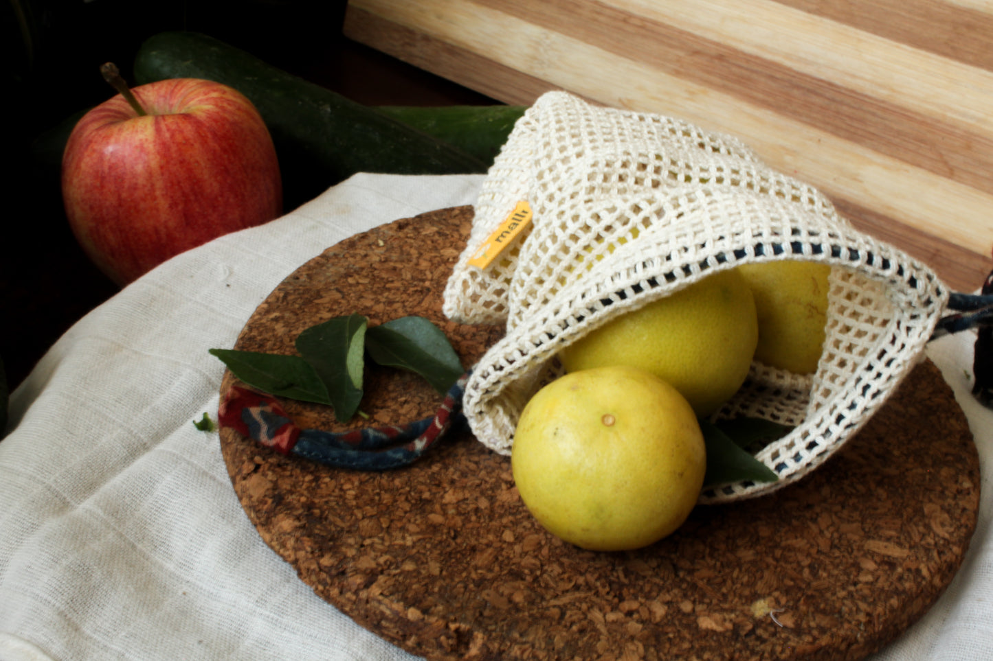 Unbleached Cotton Mesh Produce Bags (Set of 4) | Sustainable S-XL Fruit & Vegetable Bags with Naturally Dyed Drawstrings